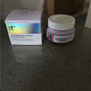 New IT Cosmetics Confidence in a Cream Barrier Boost